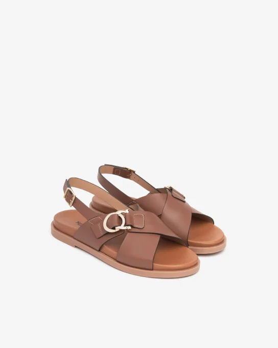 NERO GIARDINI Sandales plates  cuir marron